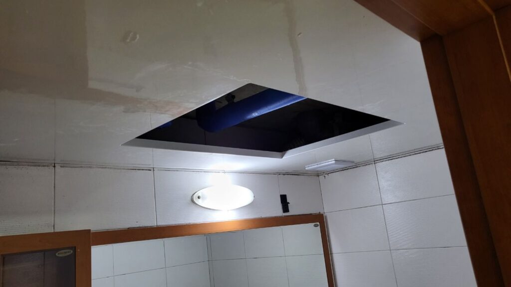 광명시 누수탐지 업체 보험처리로 해결 정검하고 있는 사진